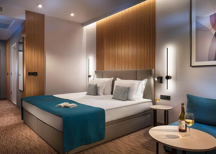 Хотел парк и 4*